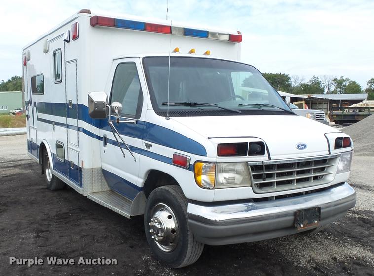 image for item K3044 1993 Ford Econoline E350 Wheeled Coach ambulance