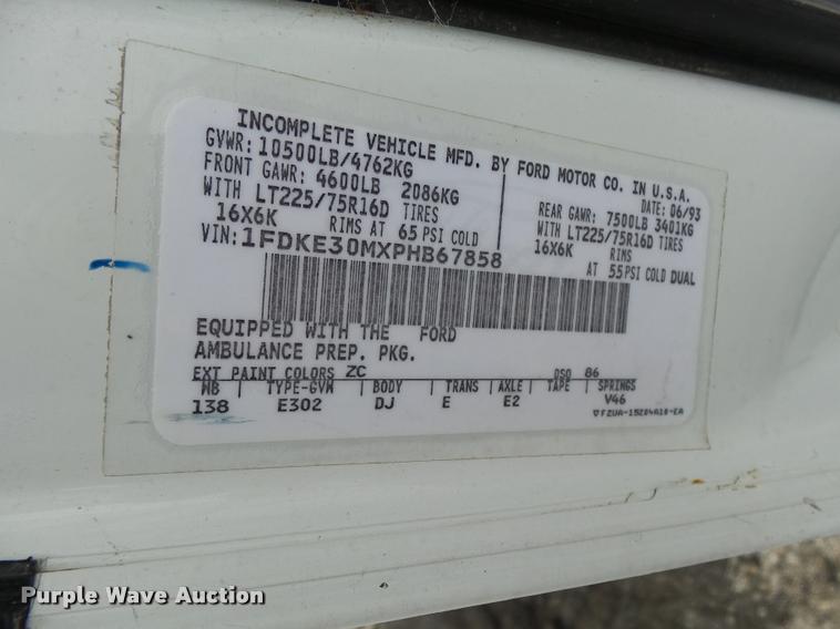 image for item K3044 1993 Ford Econoline E350 Wheeled Coach ambulance