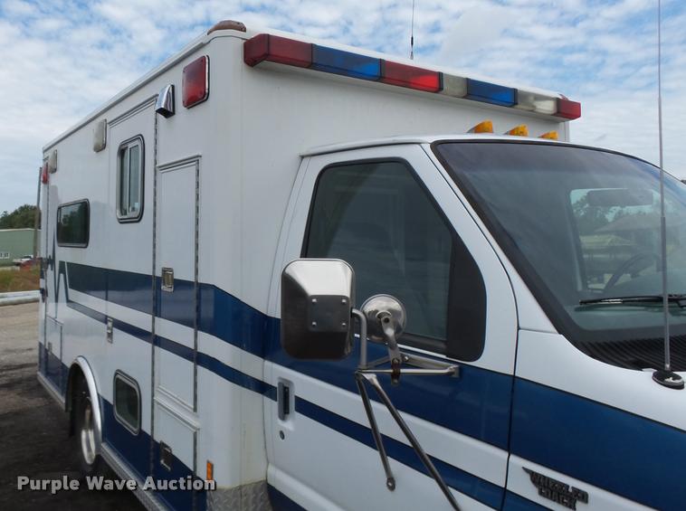 image for item K3044 1993 Ford Econoline E350 Wheeled Coach ambulance
