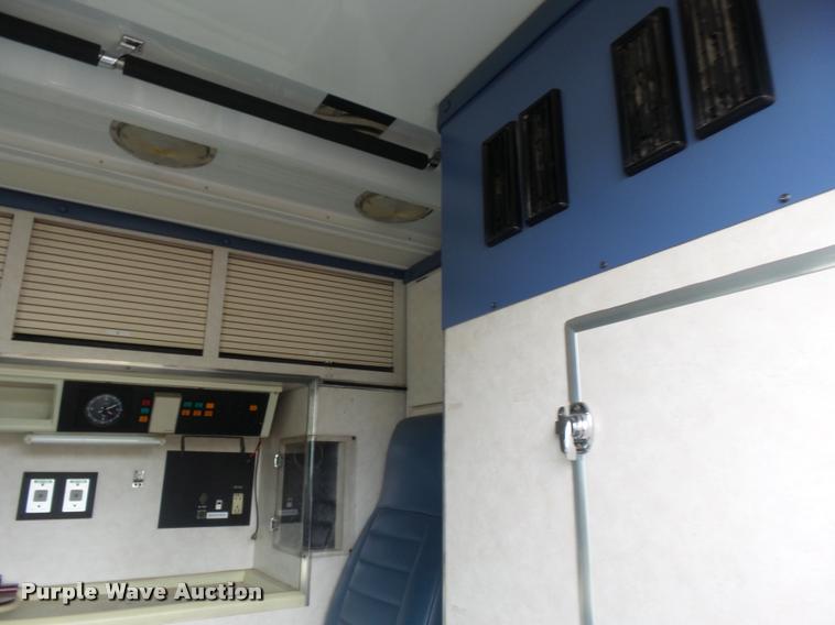 image for item K3044 1993 Ford Econoline E350 Wheeled Coach ambulance