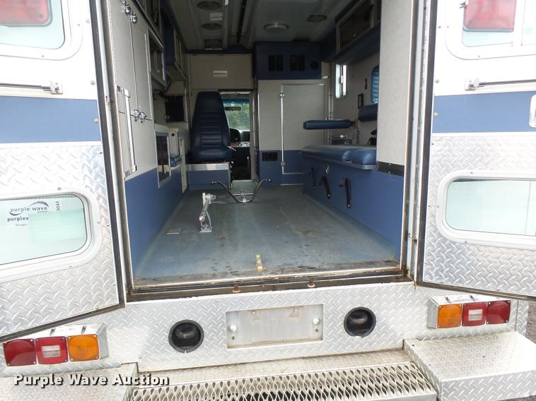 image for item K3044 1993 Ford Econoline E350 Wheeled Coach ambulance