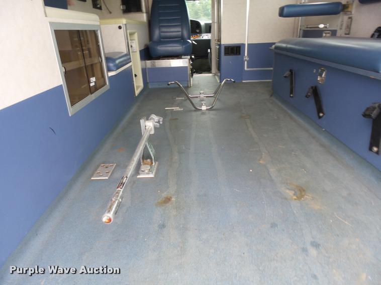 image for item K3044 1993 Ford Econoline E350 Wheeled Coach ambulance