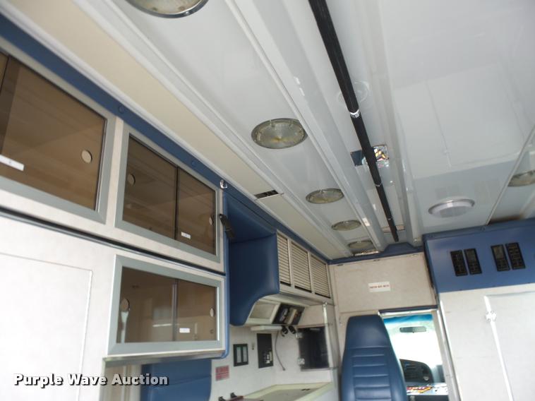 image for item K3044 1993 Ford Econoline E350 Wheeled Coach ambulance