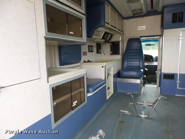 image for item K3044 1993 Ford Econoline E350 Wheeled Coach ambulance