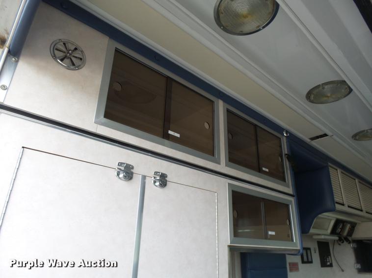 image for item K3044 1993 Ford Econoline E350 Wheeled Coach ambulance