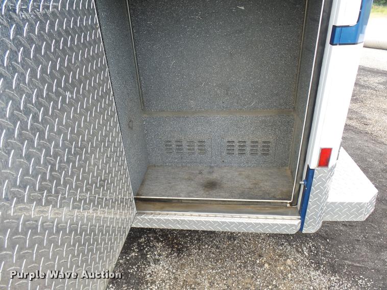 image for item K3044 1993 Ford Econoline E350 Wheeled Coach ambulance