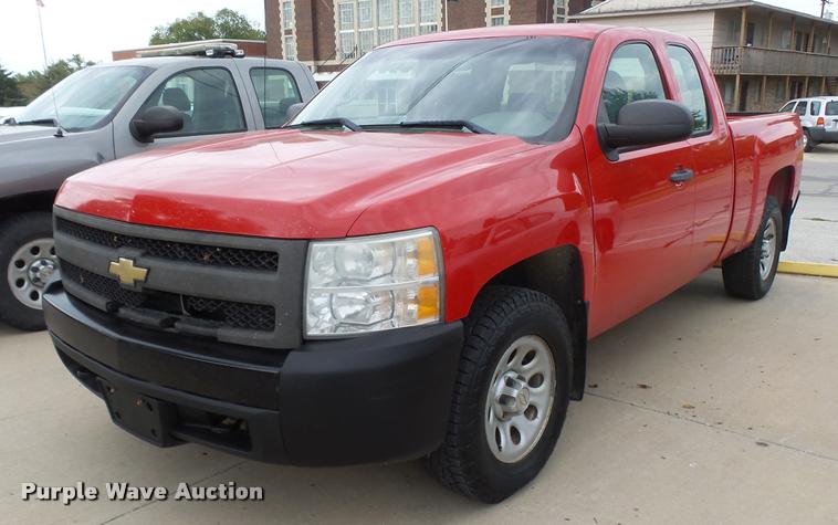 image for item K3049 2008 Chevrolet Silverado 1500 Ext. Cab pickup truck
