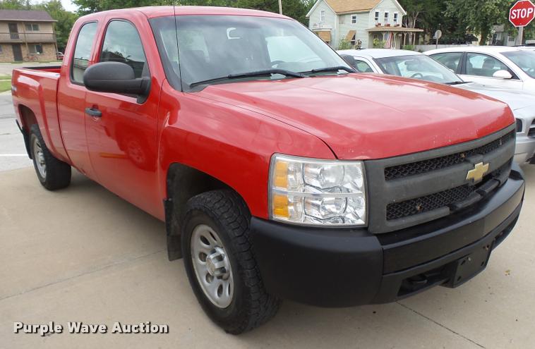 image for item K3049 2008 Chevrolet Silverado 1500 Ext. Cab pickup truck