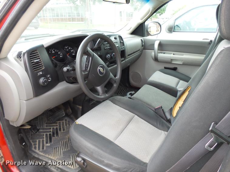 image for item K3049 2008 Chevrolet Silverado 1500 Ext. Cab pickup truck