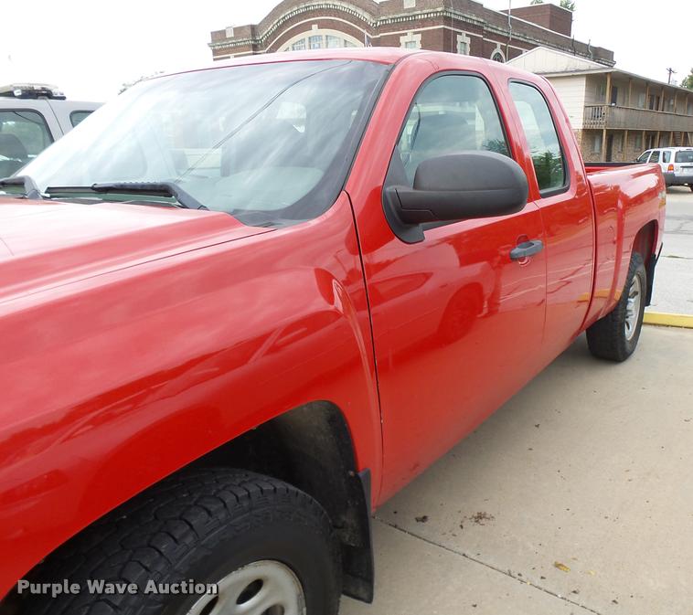 image for item K3049 2008 Chevrolet Silverado 1500 Ext. Cab pickup truck