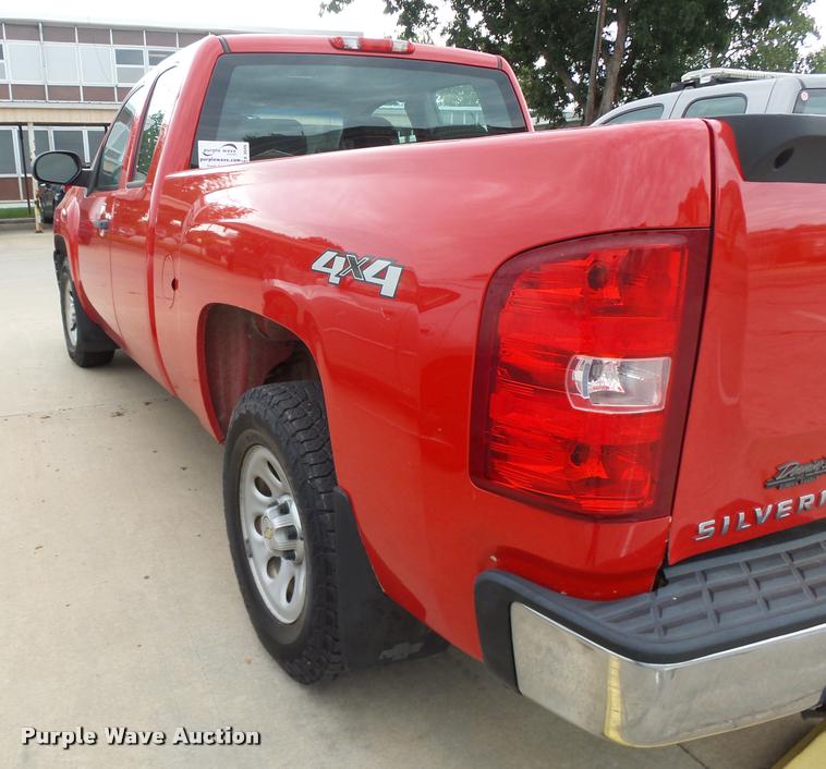 image for item K3049 2008 Chevrolet Silverado 1500 Ext. Cab pickup truck