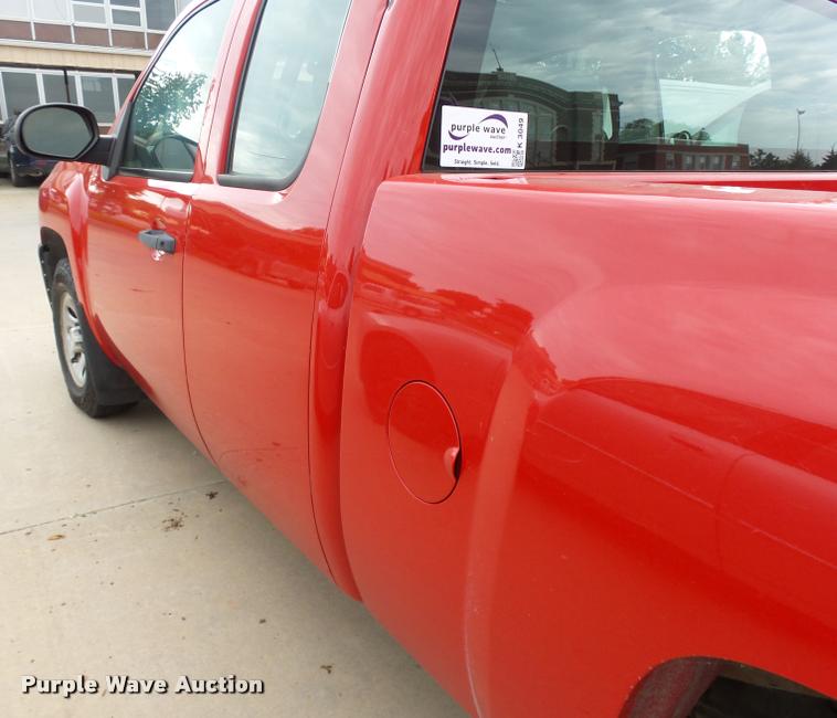 image for item K3049 2008 Chevrolet Silverado 1500 Ext. Cab pickup truck