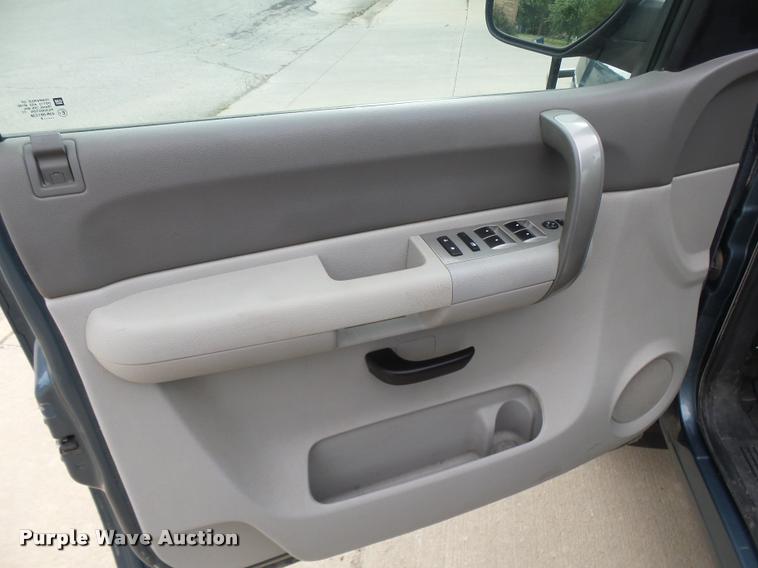 image for item K3052 2008 Chevrolet Silverado 1500 Ext. Cab pickup truck