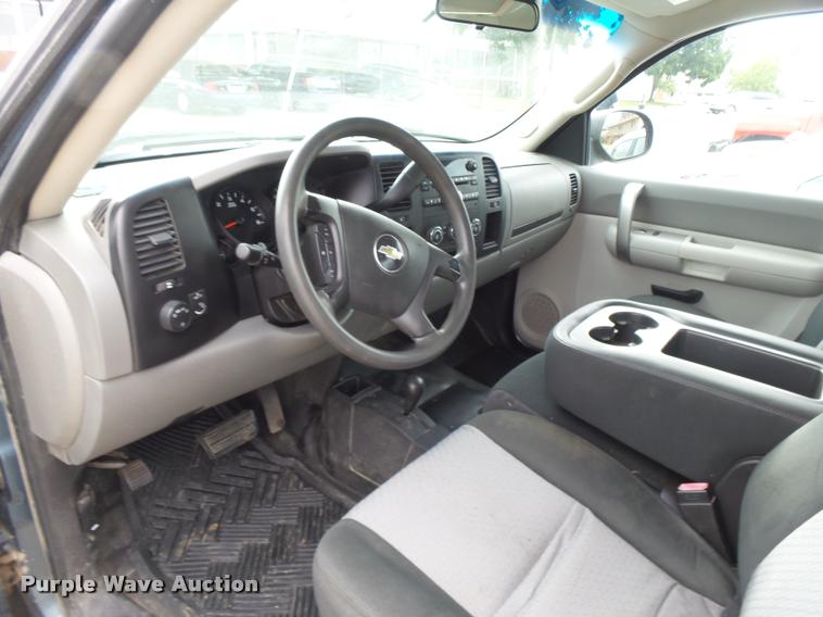 image for item K3052 2008 Chevrolet Silverado 1500 Ext. Cab pickup truck