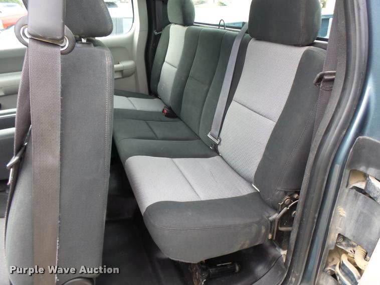 image for item K3052 2008 Chevrolet Silverado 1500 Ext. Cab pickup truck