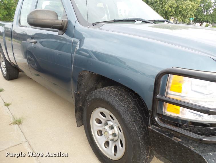 image for item K3052 2008 Chevrolet Silverado 1500 Ext. Cab pickup truck