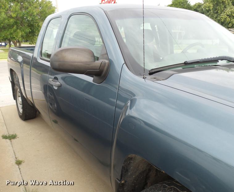 image for item K3052 2008 Chevrolet Silverado 1500 Ext. Cab pickup truck
