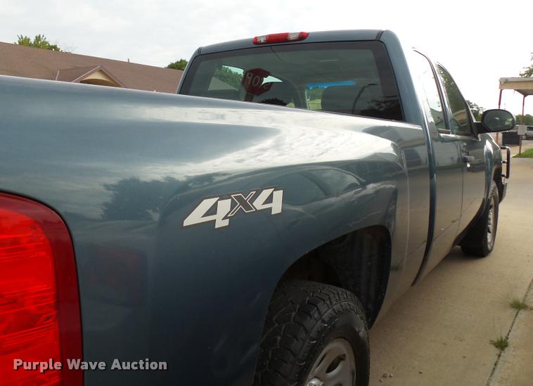 image for item K3052 2008 Chevrolet Silverado 1500 Ext. Cab pickup truck