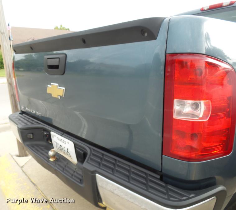 image for item K3052 2008 Chevrolet Silverado 1500 Ext. Cab pickup truck