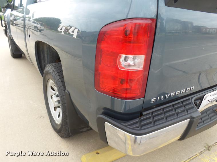 image for item K3052 2008 Chevrolet Silverado 1500 Ext. Cab pickup truck