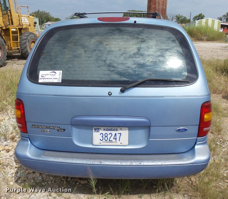 image for item K3053 1995 Ford Windstar van