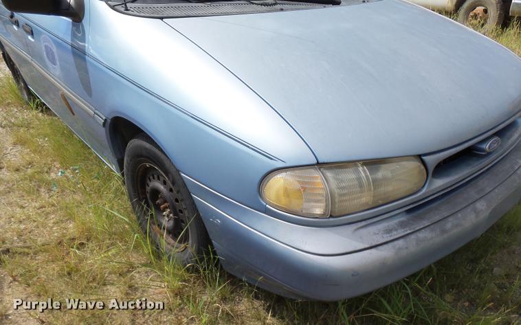image for item K3053 1995 Ford Windstar van