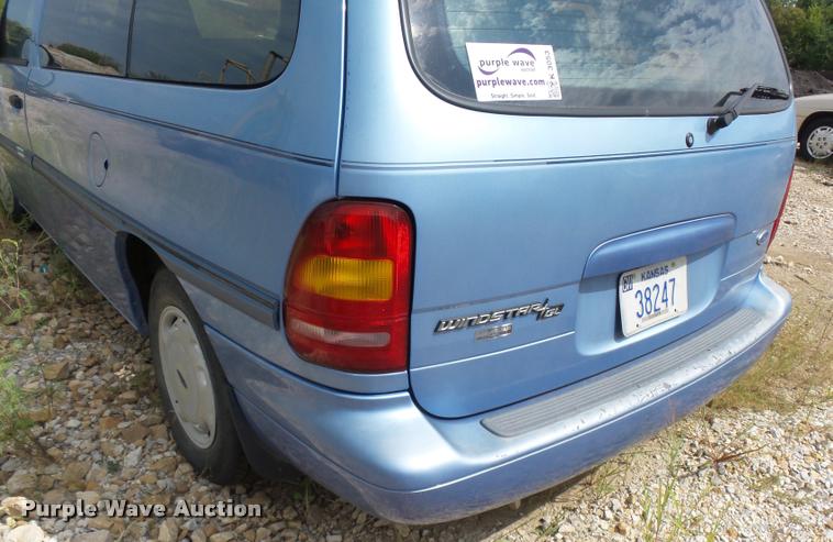 image for item K3053 1995 Ford Windstar van