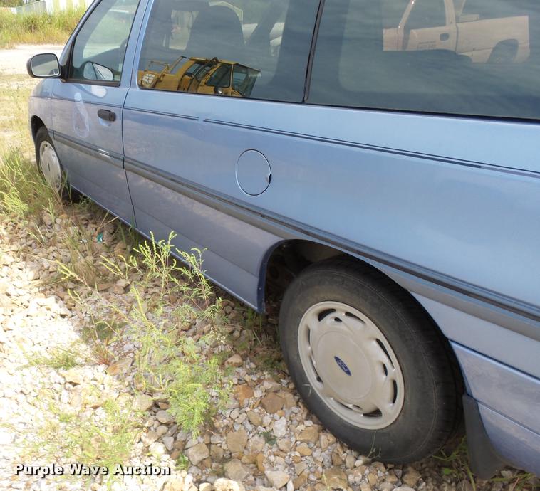 image for item K3053 1995 Ford Windstar van