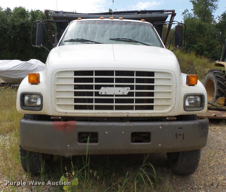 image for item K3055 2001 GMC C7500 dump truck