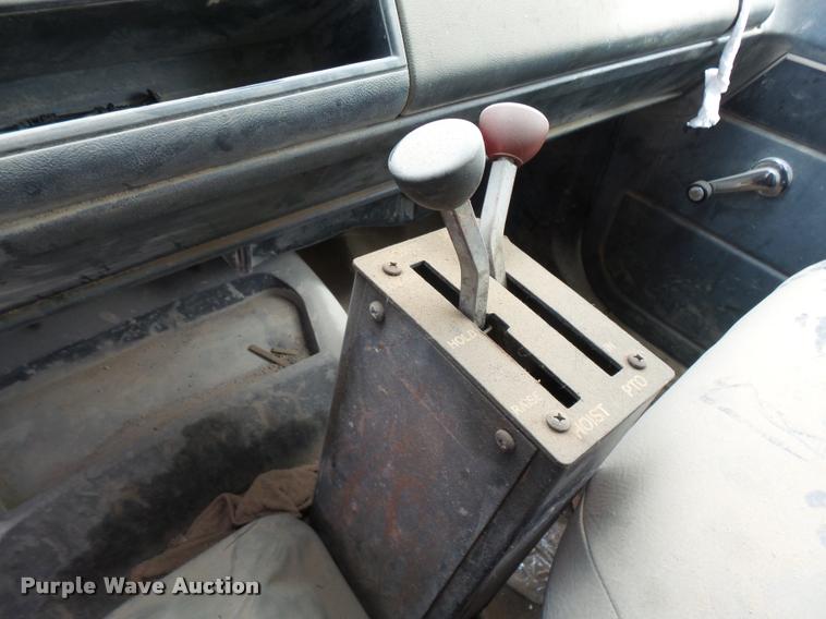 image for item K3055 2001 GMC C7500 dump truck