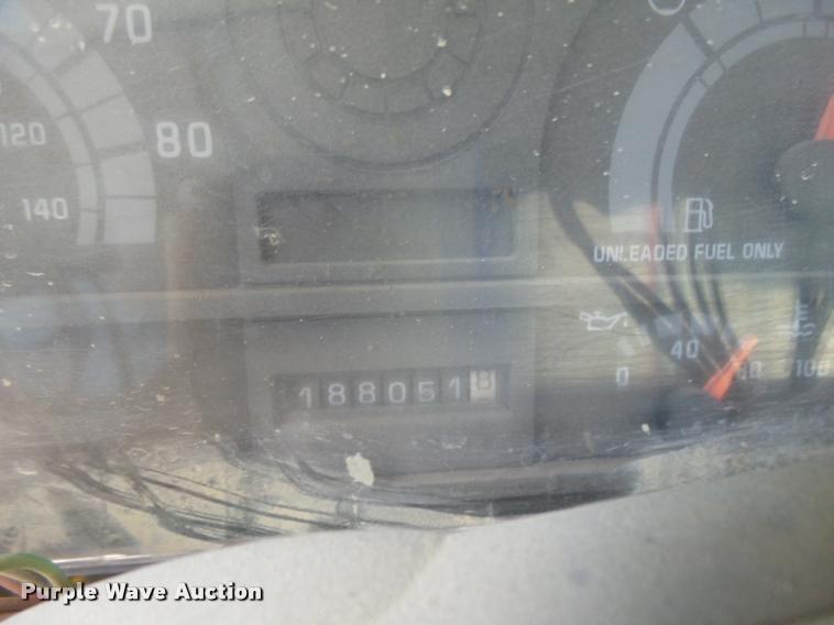 image for item K3055 2001 GMC C7500 dump truck