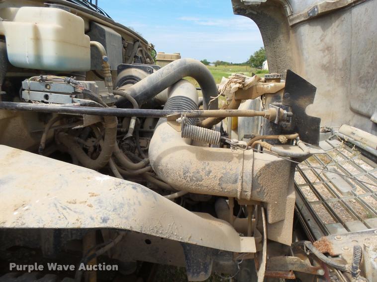 image for item K3055 2001 GMC C7500 dump truck