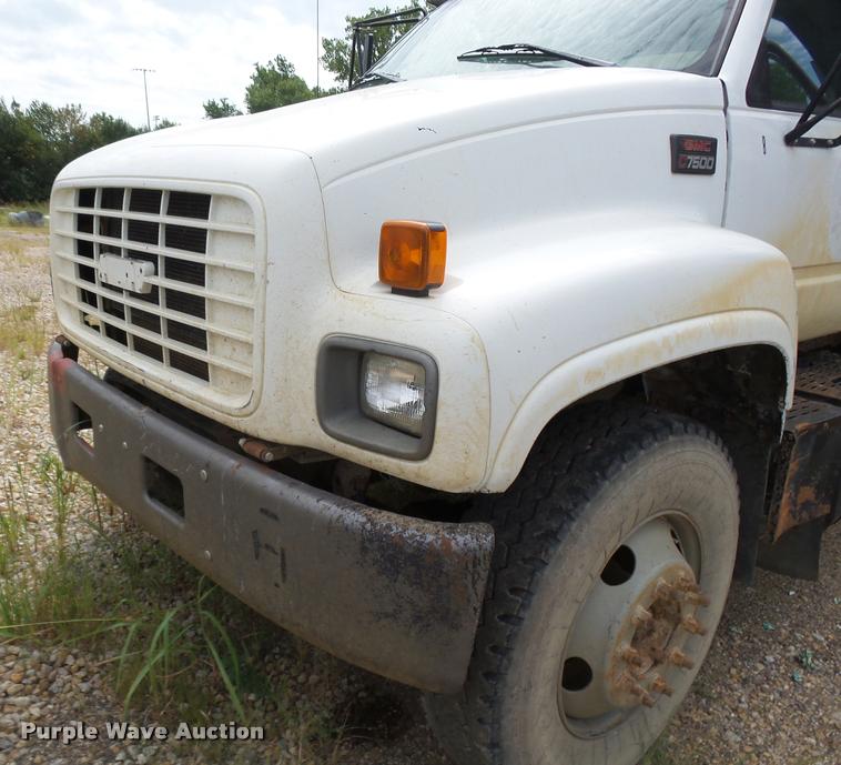 image for item K3055 2001 GMC C7500 dump truck