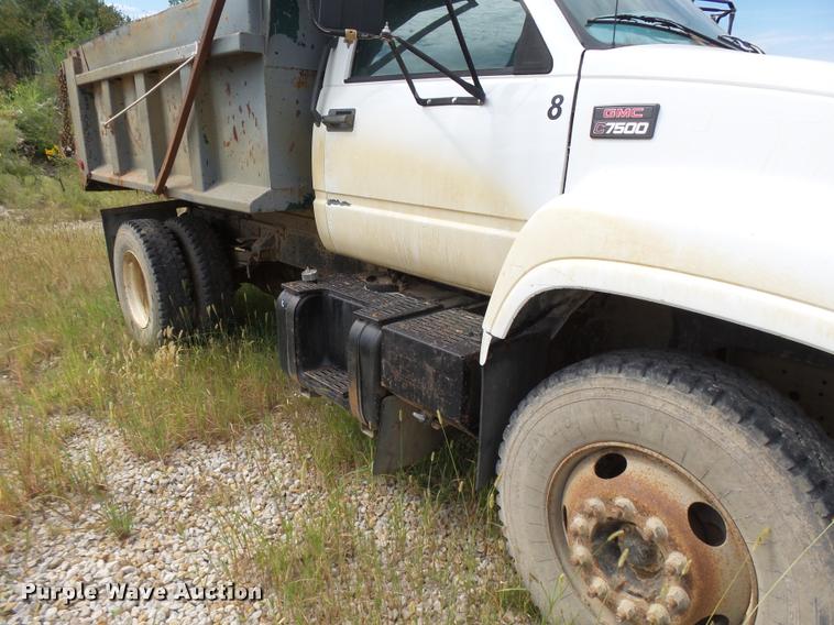 image for item K3055 2001 GMC C7500 dump truck