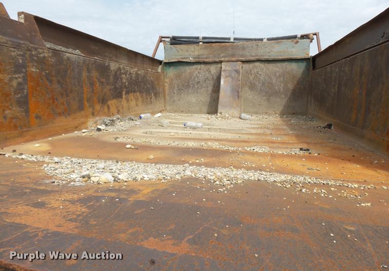 image for item K3055 2001 GMC C7500 dump truck