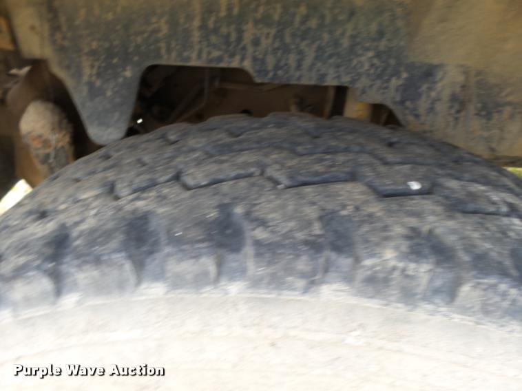 image for item K3055 2001 GMC C7500 dump truck