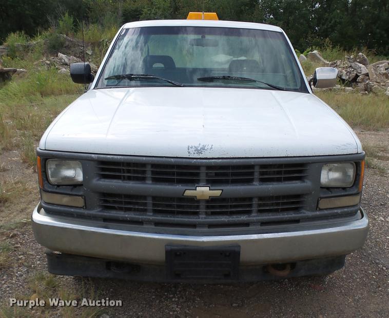 image for item K3057 1994 Chevrolet 1500 Ext. Cab pickup truck