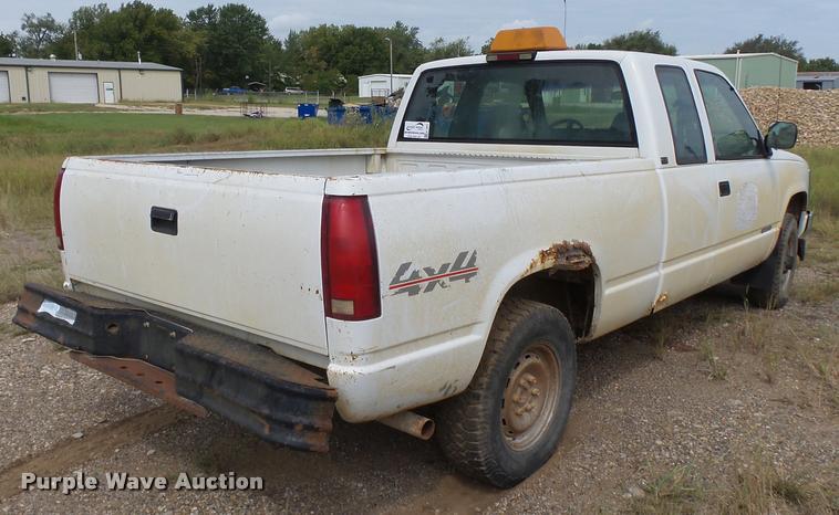 image for item K3057 1994 Chevrolet 1500 Ext. Cab pickup truck