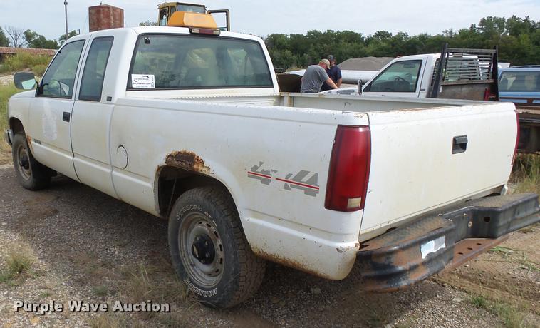 image for item K3057 1994 Chevrolet 1500 Ext. Cab pickup truck