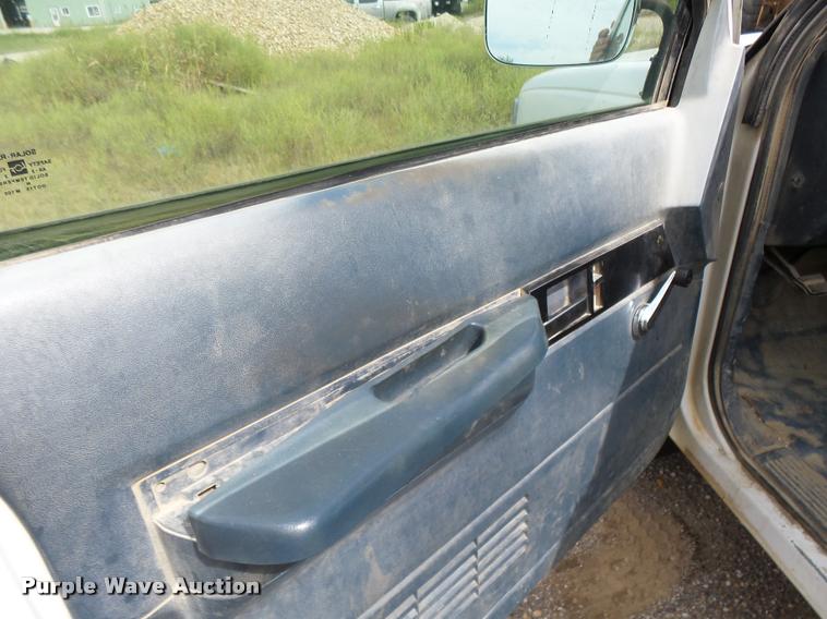 image for item K3057 1994 Chevrolet 1500 Ext. Cab pickup truck