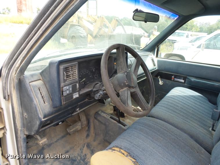 image for item K3057 1994 Chevrolet 1500 Ext. Cab pickup truck