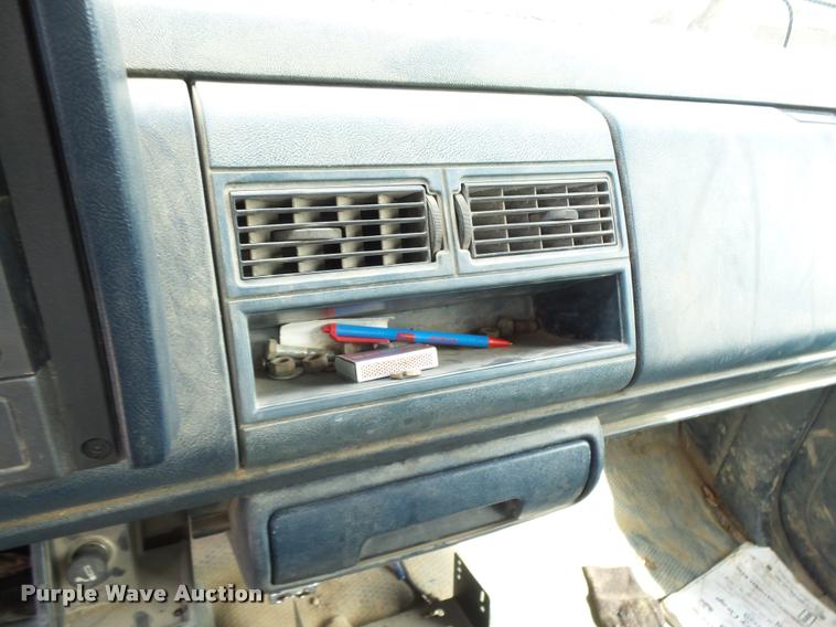 image for item K3057 1994 Chevrolet 1500 Ext. Cab pickup truck