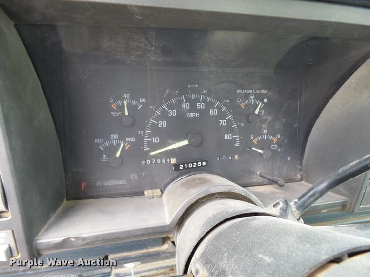 image for item K3057 1994 Chevrolet 1500 Ext. Cab pickup truck