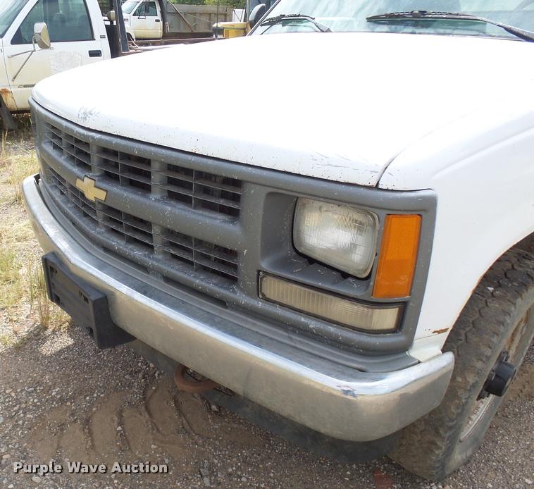 image for item K3057 1994 Chevrolet 1500 Ext. Cab pickup truck