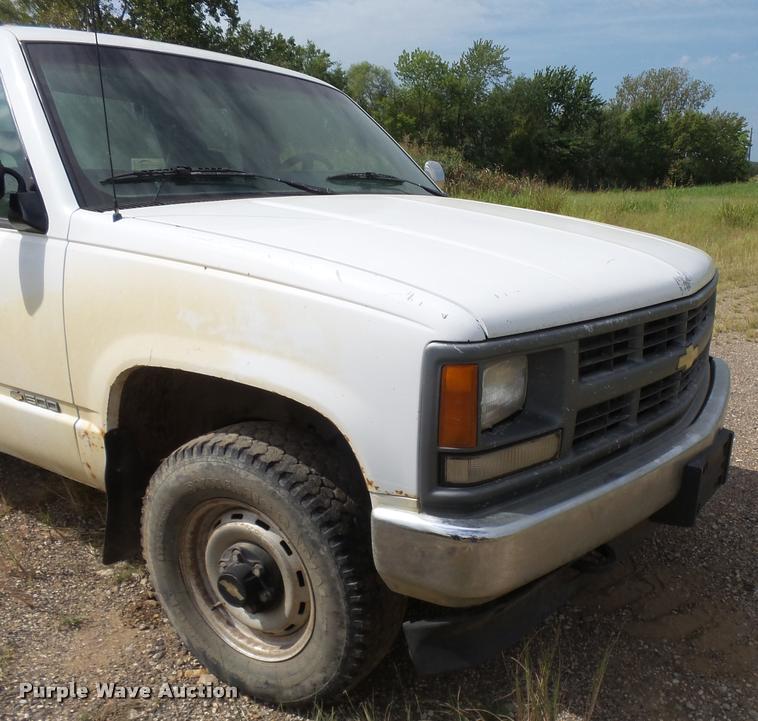 image for item K3057 1994 Chevrolet 1500 Ext. Cab pickup truck