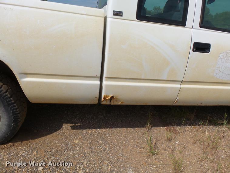 image for item K3057 1994 Chevrolet 1500 Ext. Cab pickup truck