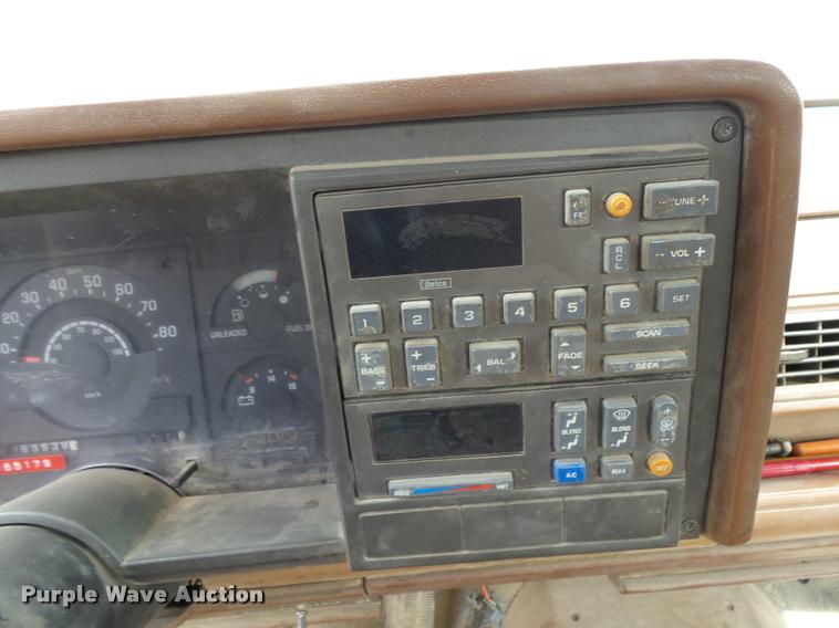 image for item K3059 1991 Chevrolet 2500 flatbed pickup truck