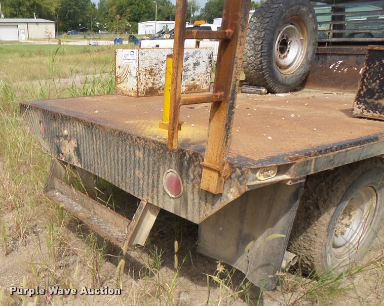 image for item K3059 1991 Chevrolet 2500 flatbed pickup truck