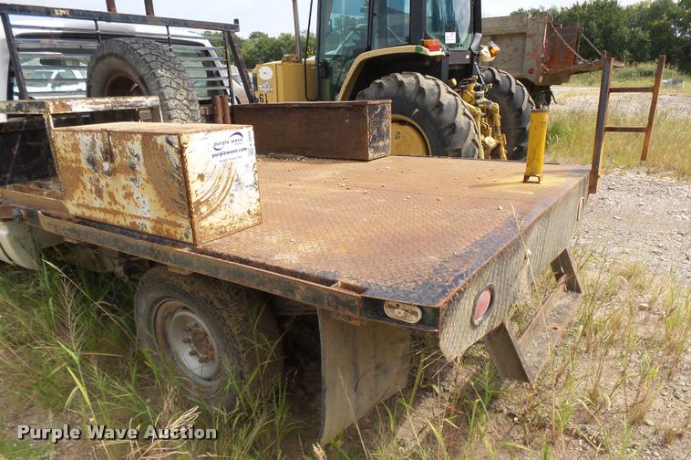 image for item K3059 1991 Chevrolet 2500 flatbed pickup truck