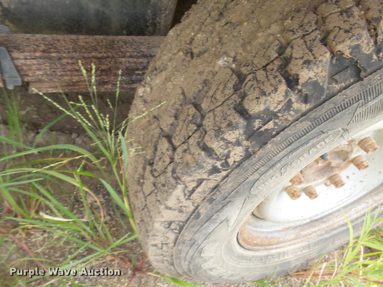 image for item K3059 1991 Chevrolet 2500 flatbed pickup truck